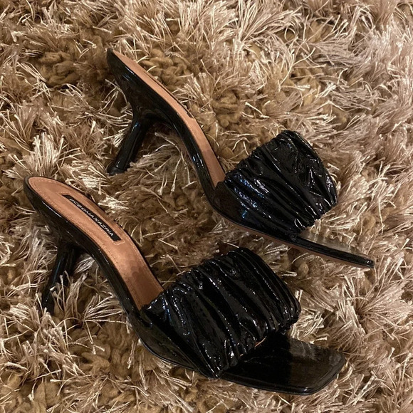 BCBGMaxAzria heels size 7 - Picture 2 of 6